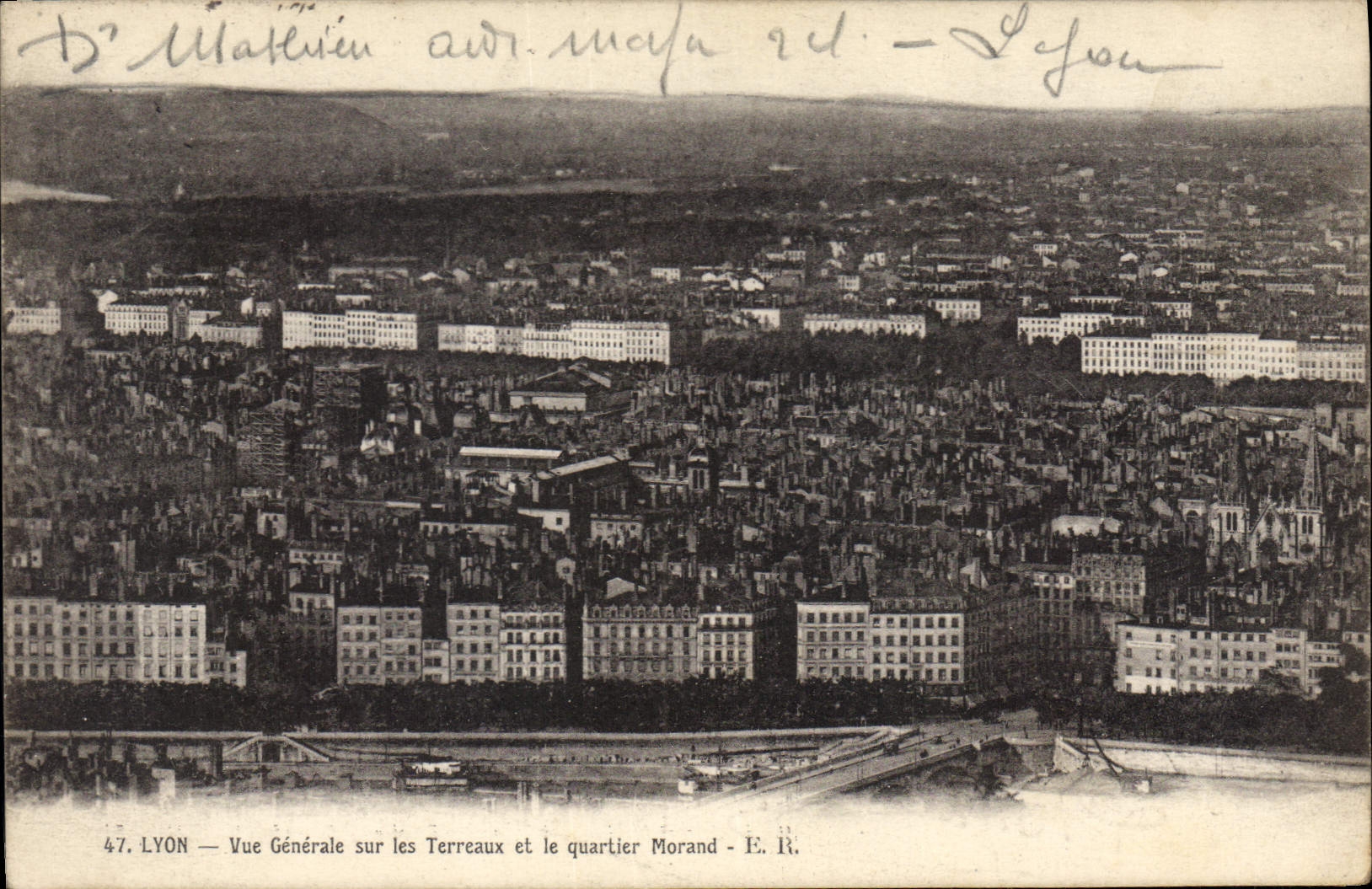 CPA Lyon Vue Generale sur les Terreaux et le quartier Morand