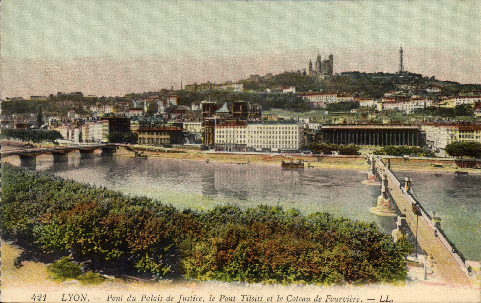 CPA Lyon Pont du Palais de Justice le Pont Tilsitt et le Coteau de Fourviere