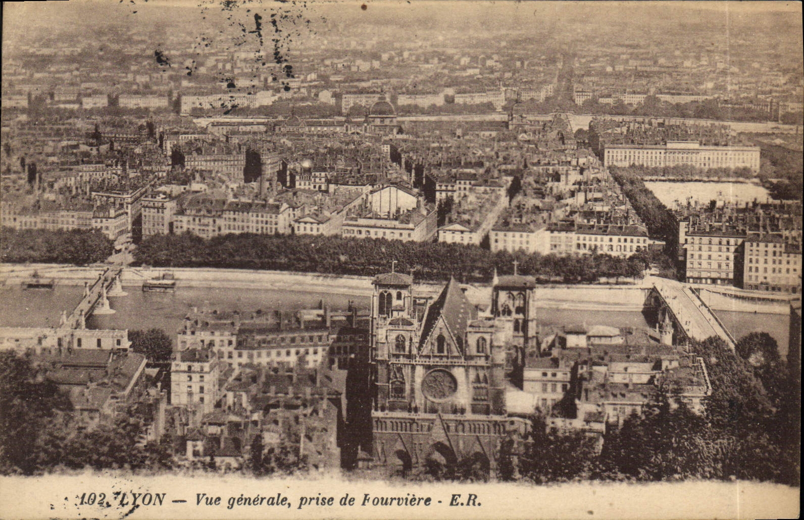 CPA Lyon Vue generale prise de Fourviere
