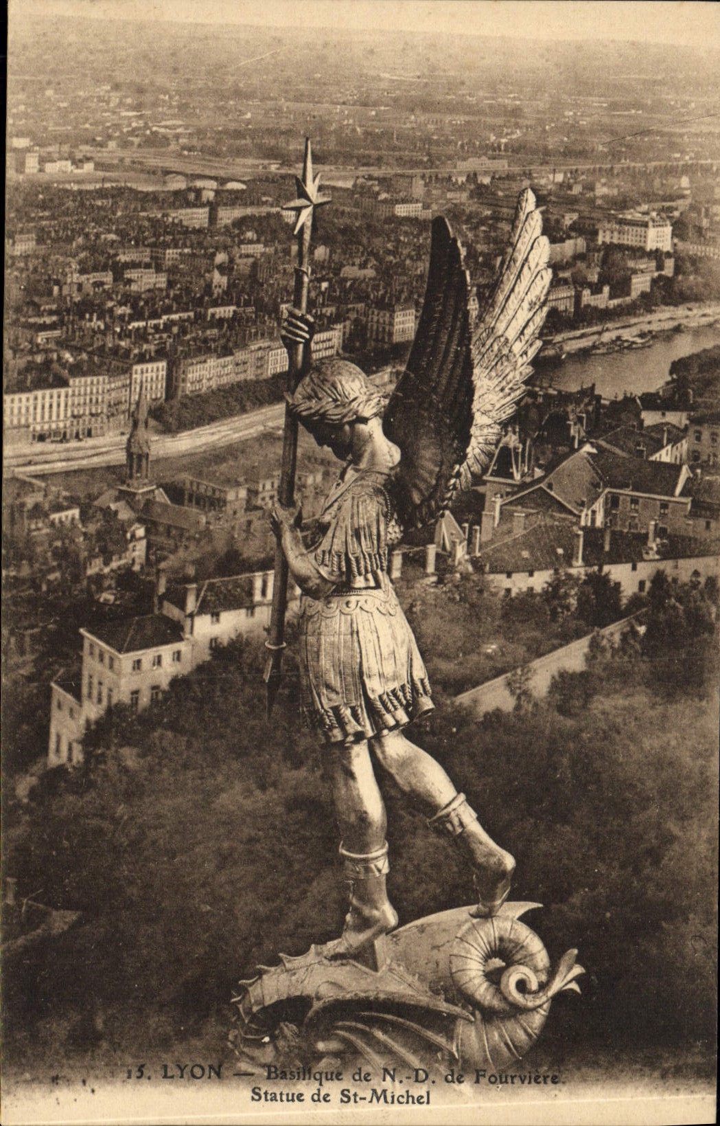 CPA Lyon Basilique de N D de Fourviere Statue de St Michel