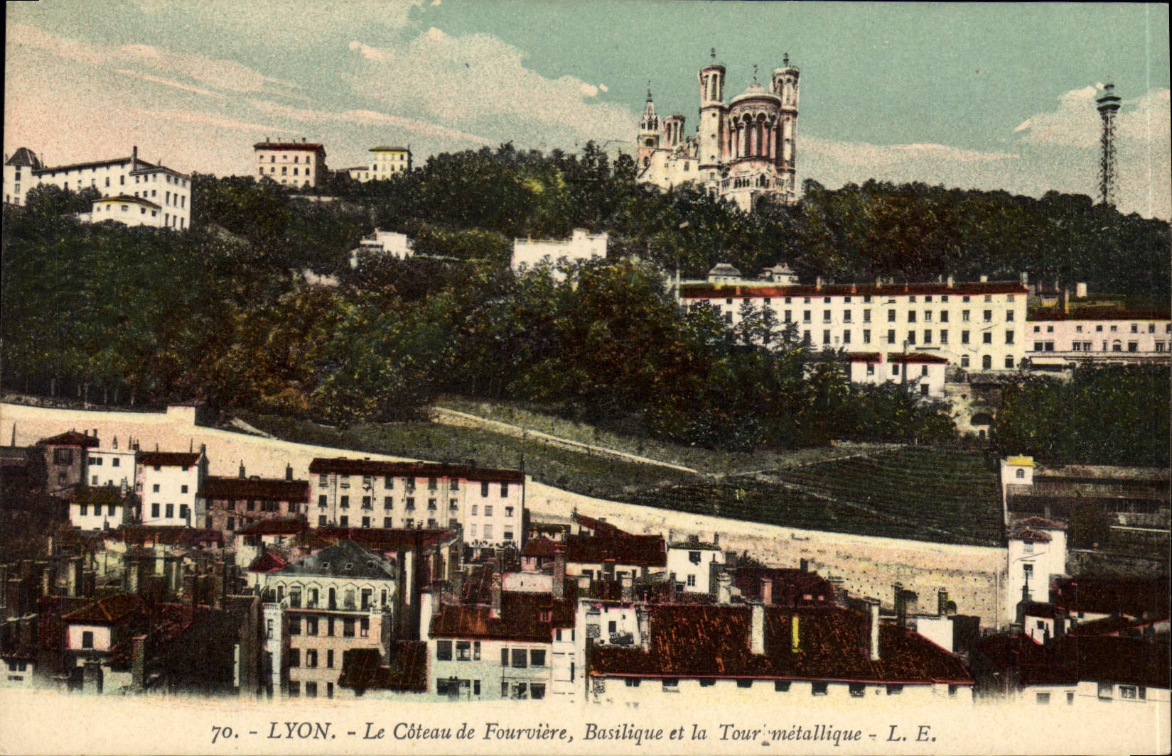 CPA Lyon Le Coteau de Fourviere Basilique et la Tour metallique