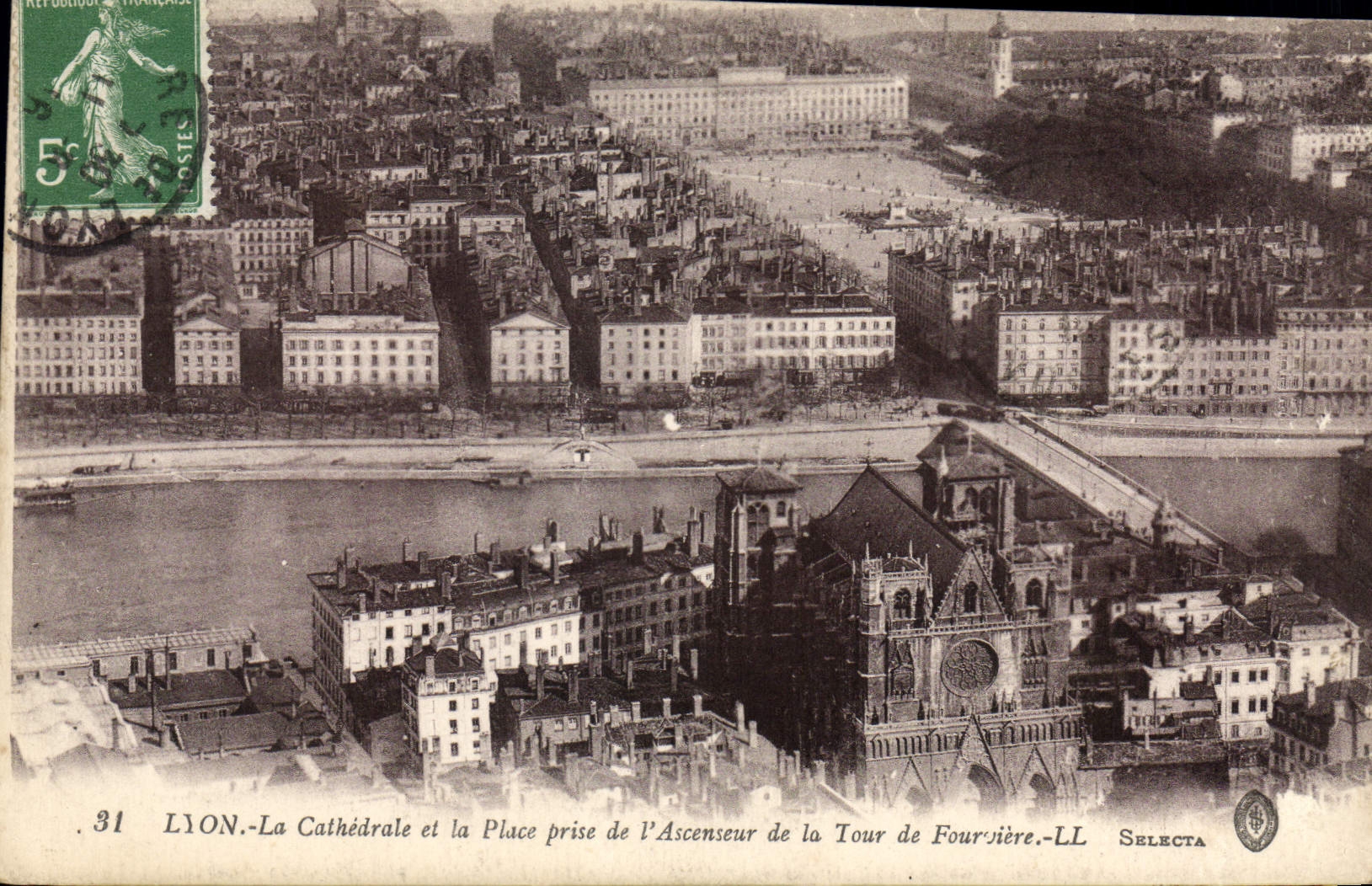 CPA Lyon La Cathedrale et la Place prise de L'Ascenseur de la Tour de Fourviere