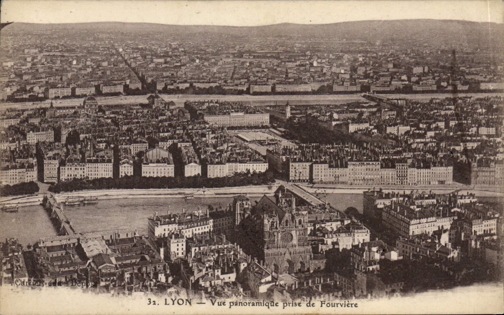 CPA Lyon Vue panoramique prise de Fourviere