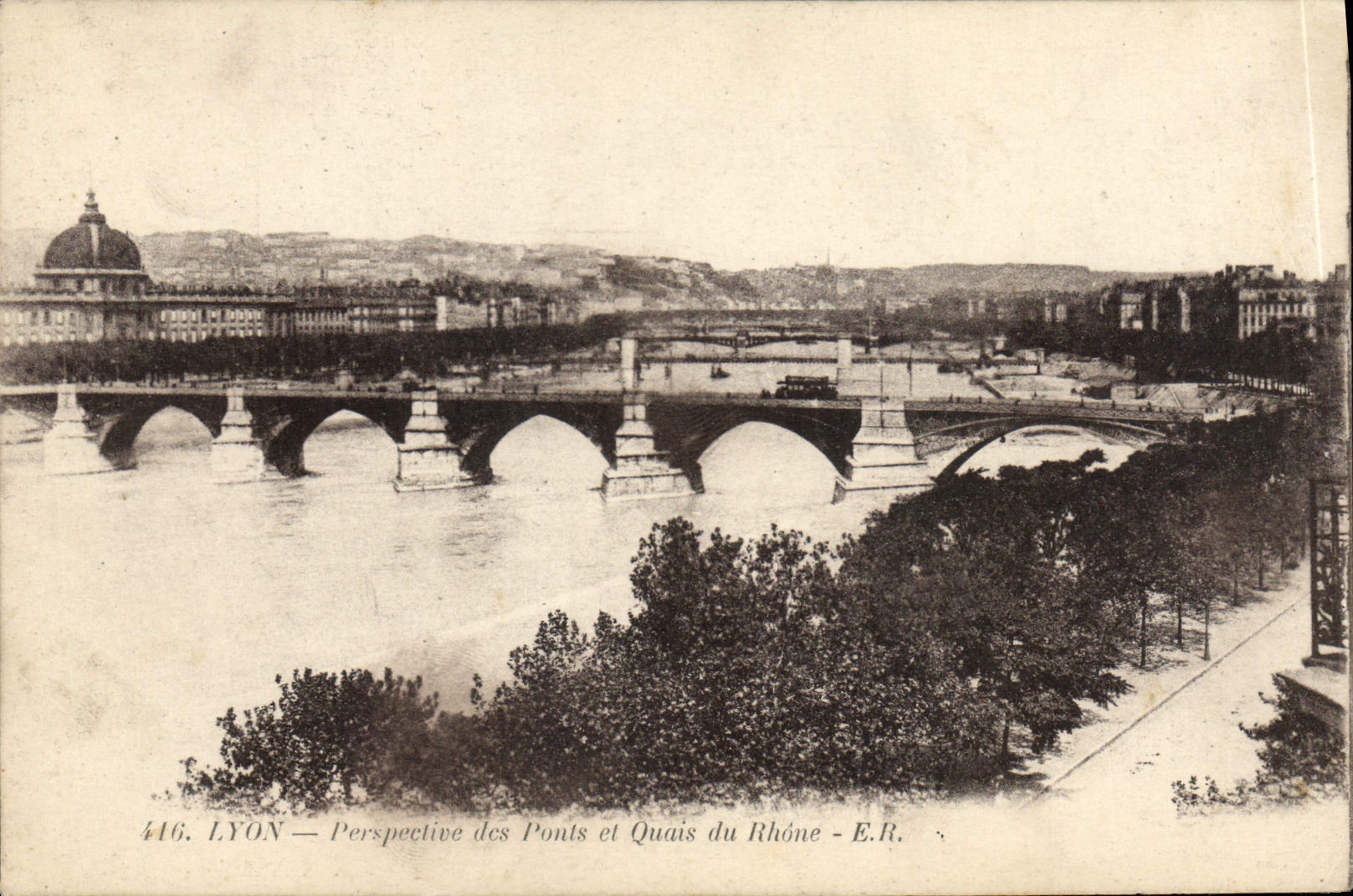 CPA Lyon Perspective des Ponts et Quais de Rhone