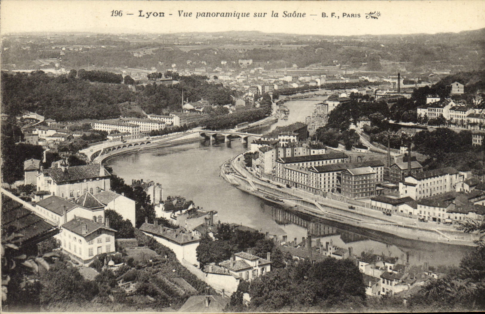 CPA Lyon Vue panoramique sur la Saone