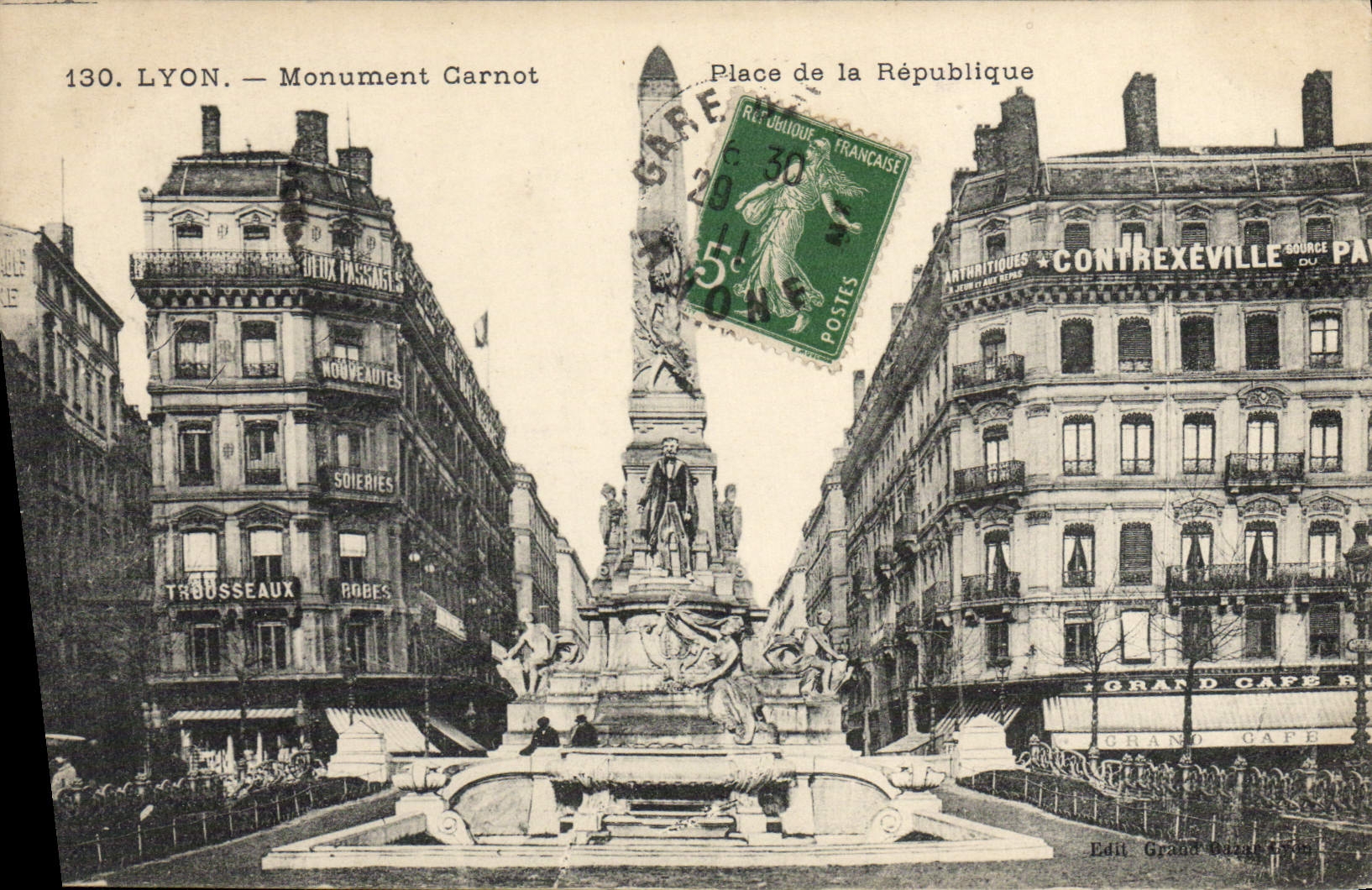 CPA Lyon Monument Carnot Place de la Republique