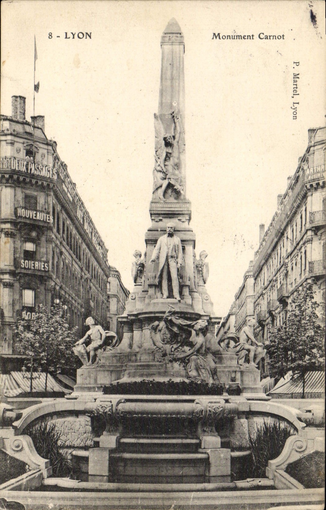 CPA Lyon Monument Carnot