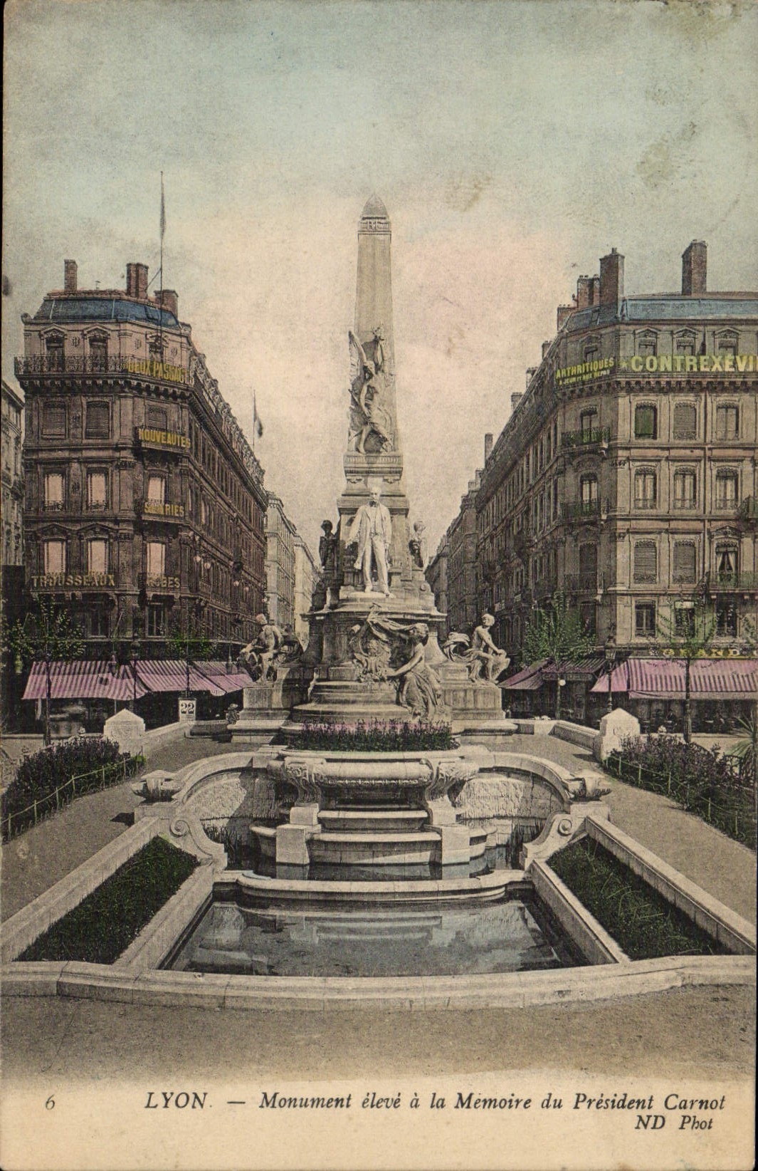 CPA Lyon Monument eleve a la Memoire du President Carnot