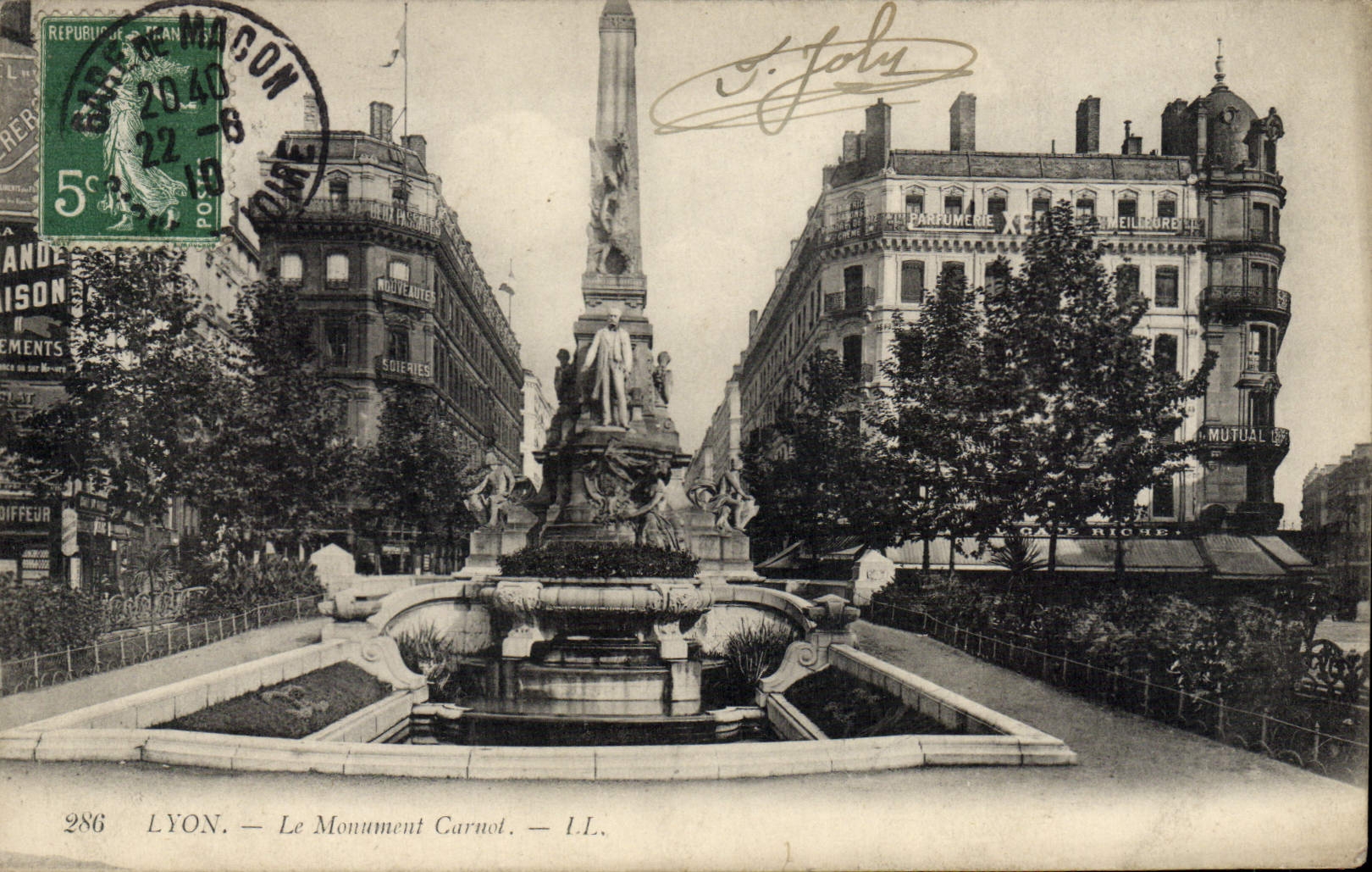 CPA Lyon Le Monument Carnot