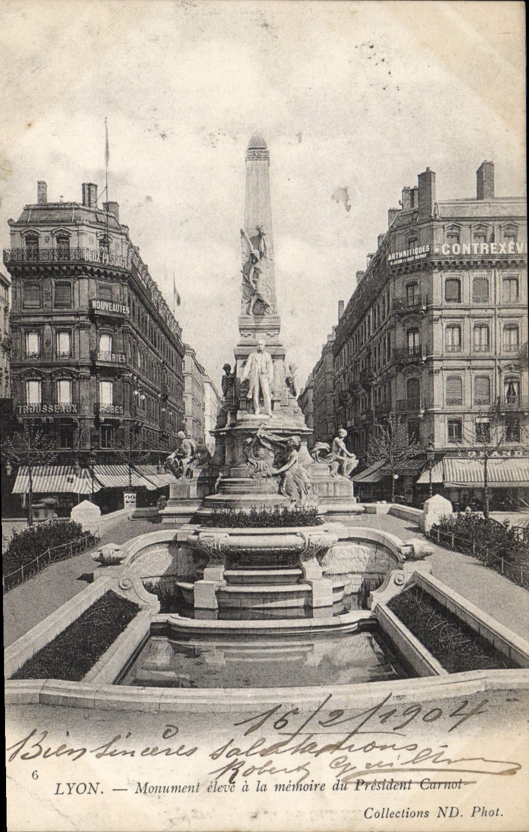 CPA Lyon Monument eleve a la memoire du President Carnot