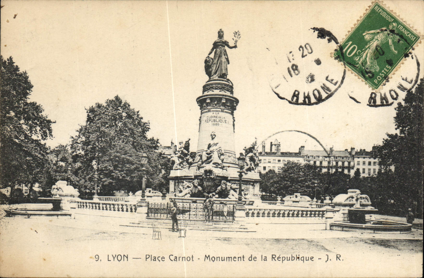 CPA Lyon Place Carnot Monument de la Republique