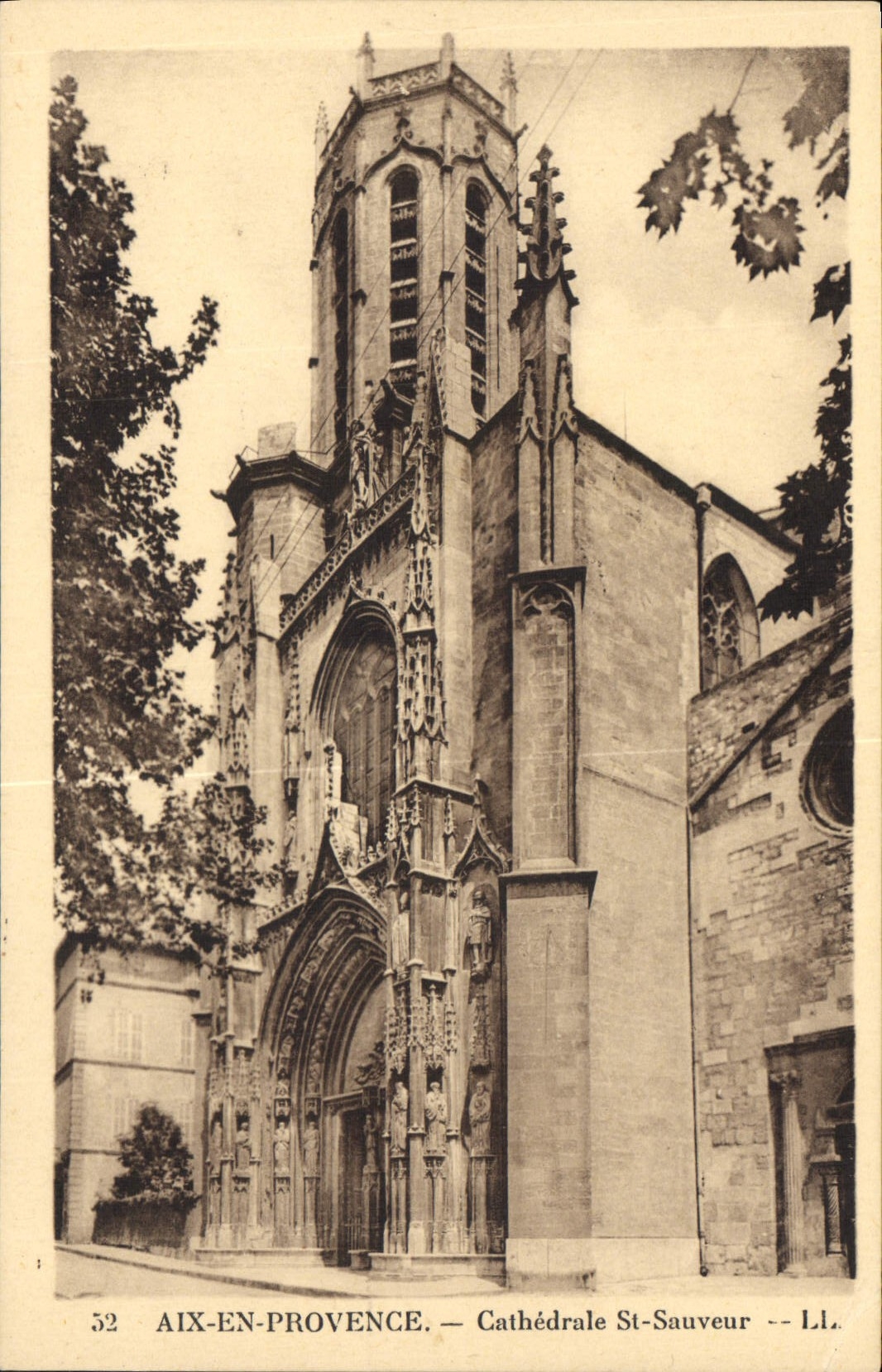 CPA Aix en Provence Cathedrale St Sauveur