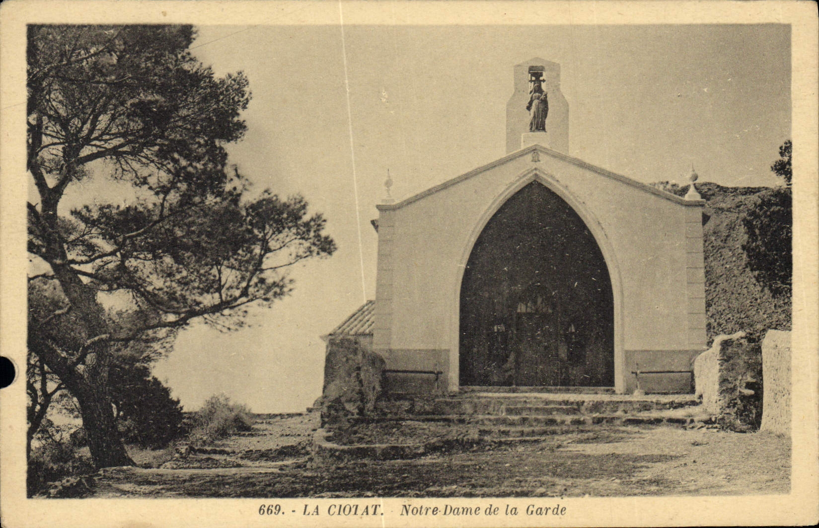 CPA La Clotat Notre Dame de la Garde