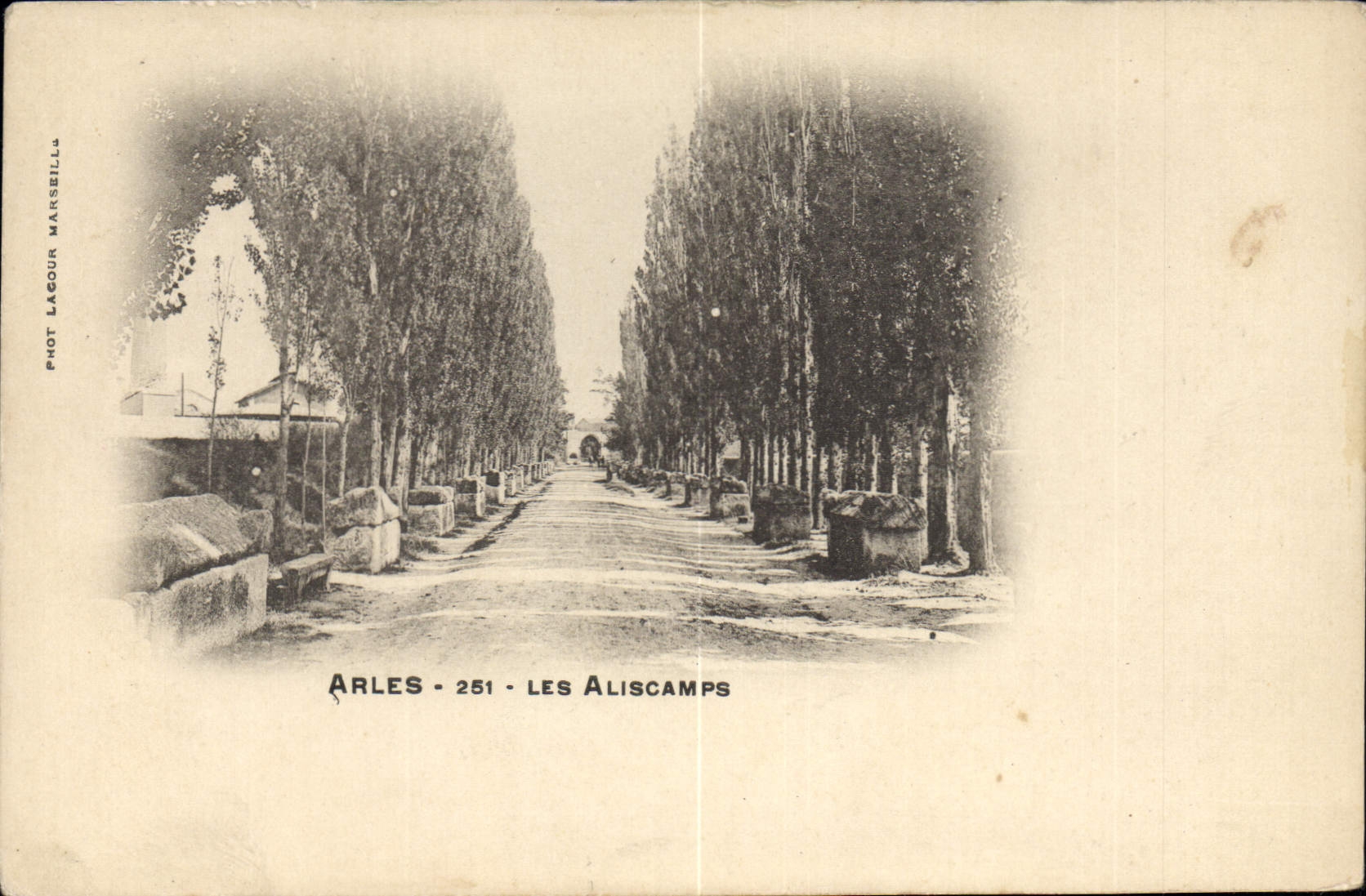 CPA Arles Les Aliscamps