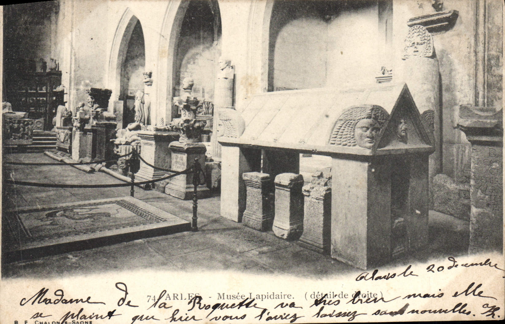 CPA Arles Musee Lapidaire (detail de droite)