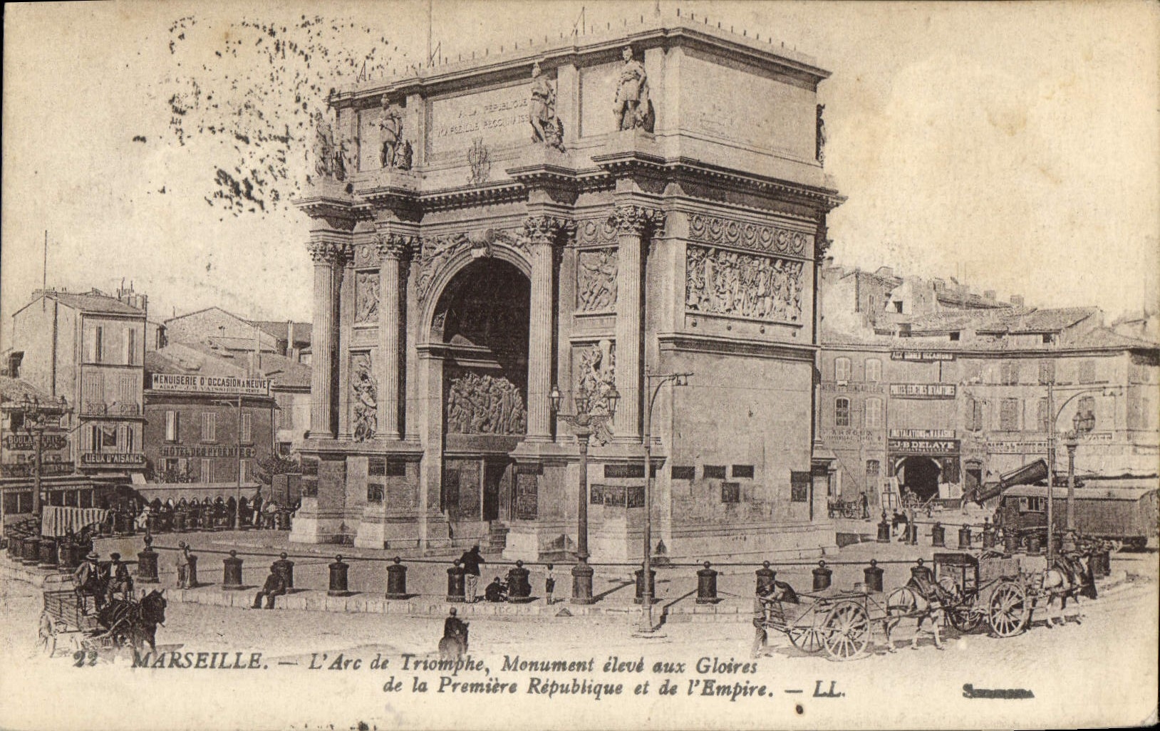 CPA Marseille L'Arc de Triomphe Monument ileve aux Gloires de la Premiere Republique