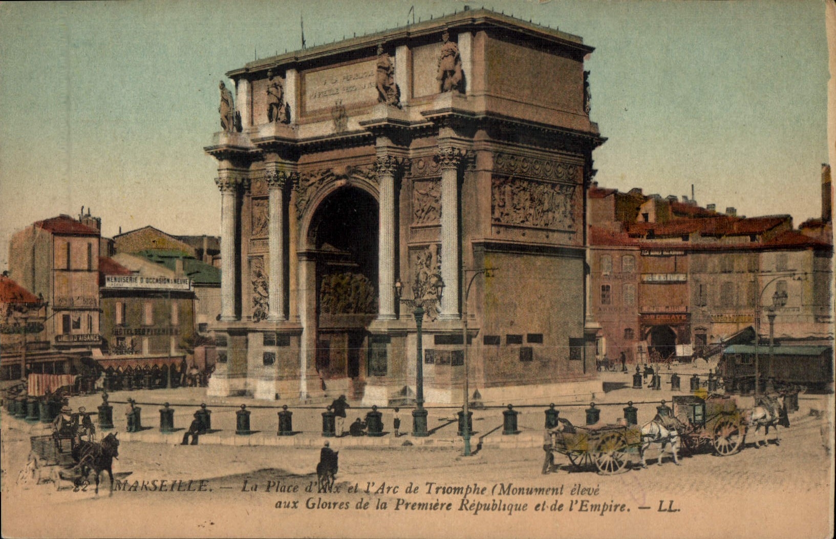 CPA Marseille La Place d'Aix et l'Arc de Triomphe 