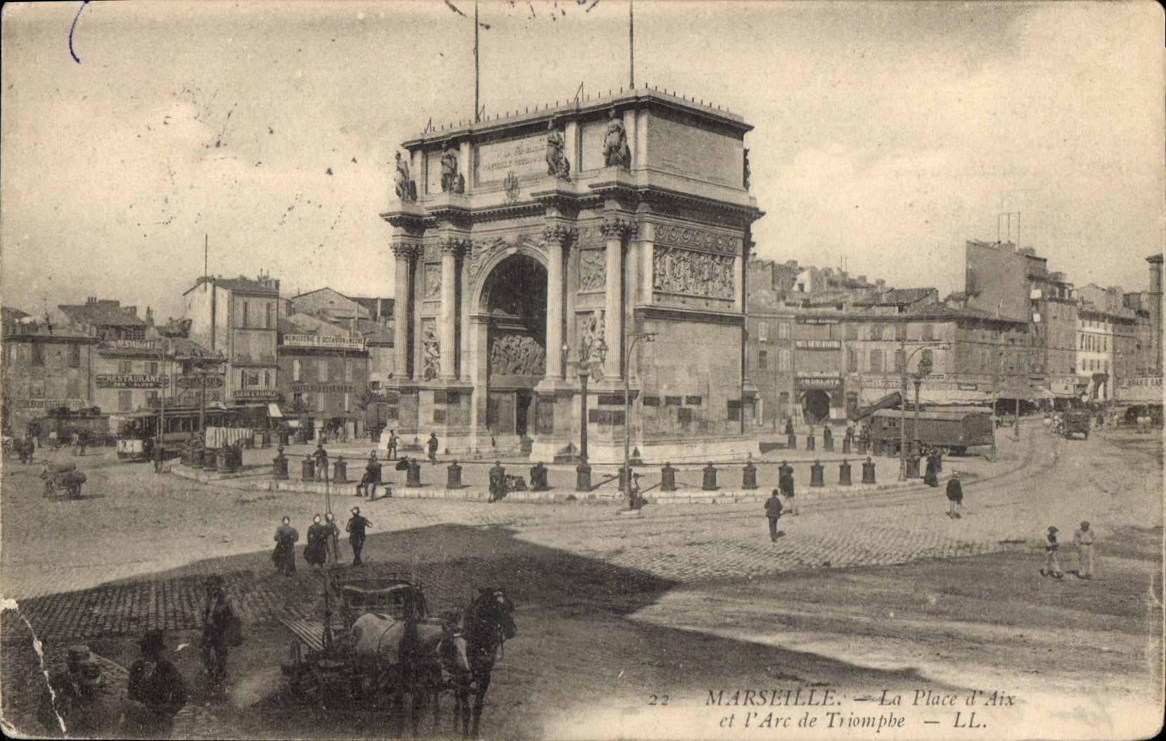 CPA Marseille La Place d'Aix et l'Arc de Triomphe