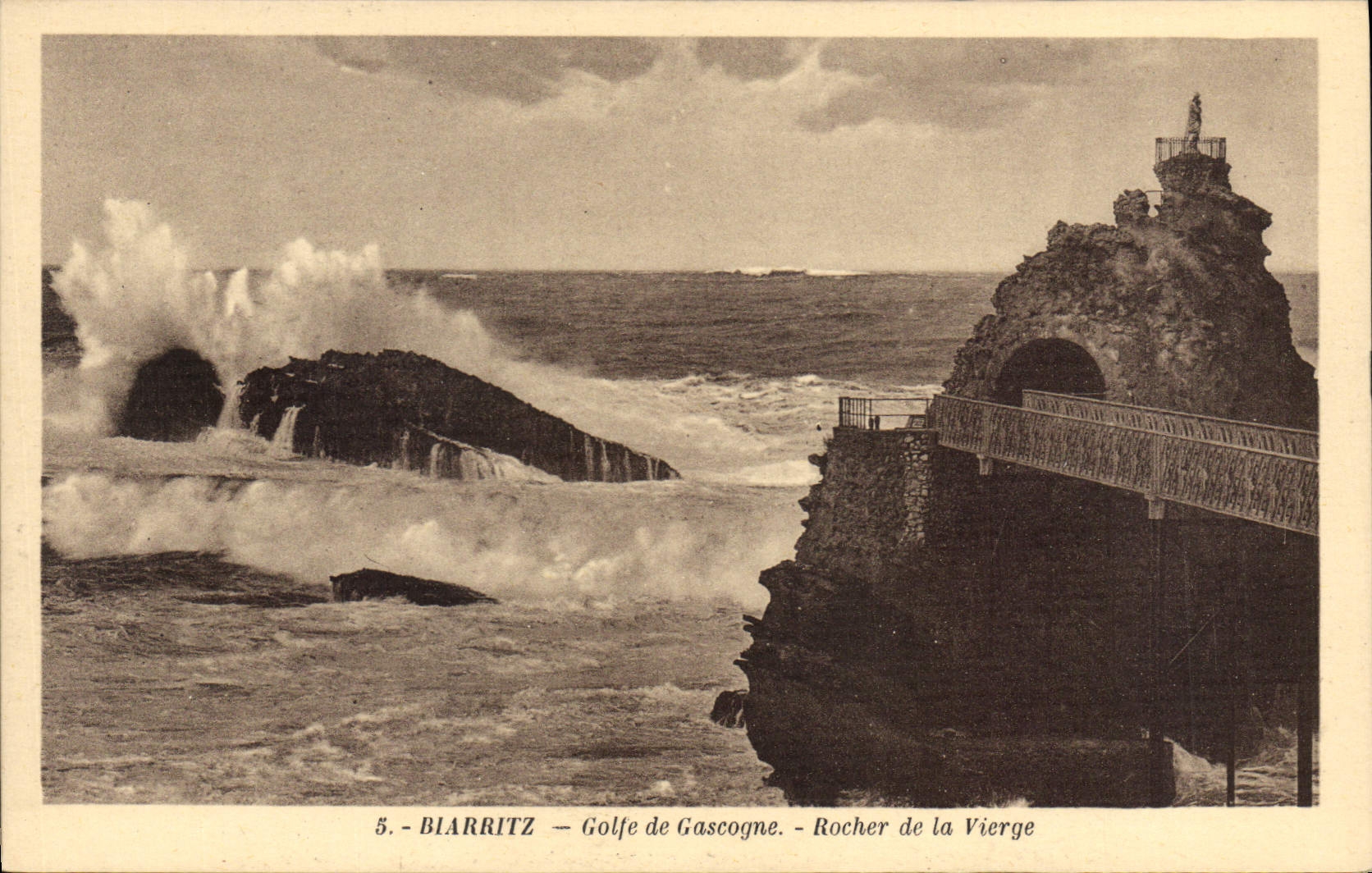 CPA Biarritz Golfe de Gascone de la Vierge 