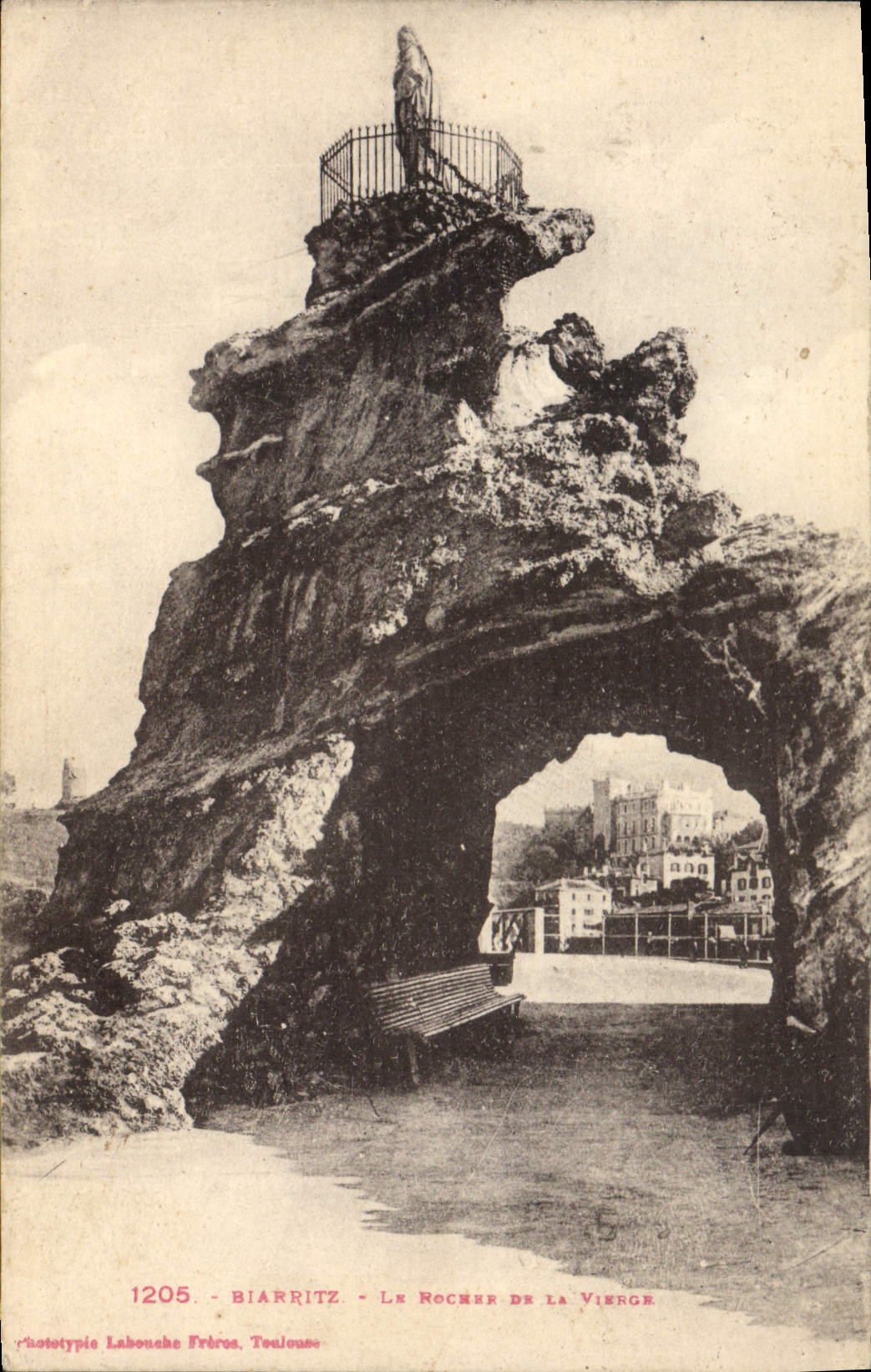 CPA Biarritz Le Rochers de la Vierge 
