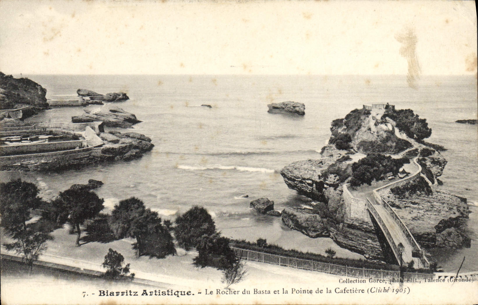 CPA Biarritz Artistique Le Rocher du Basta et la Point de la Cafetiere