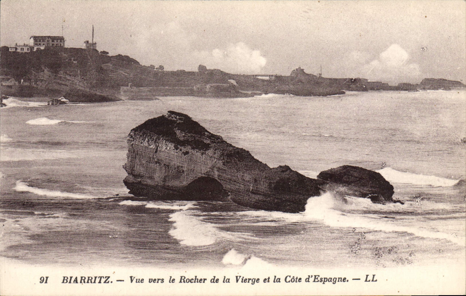 CPA Biarritz Vue vers le Rocher de la Vierge et la Cote d'Espagne 