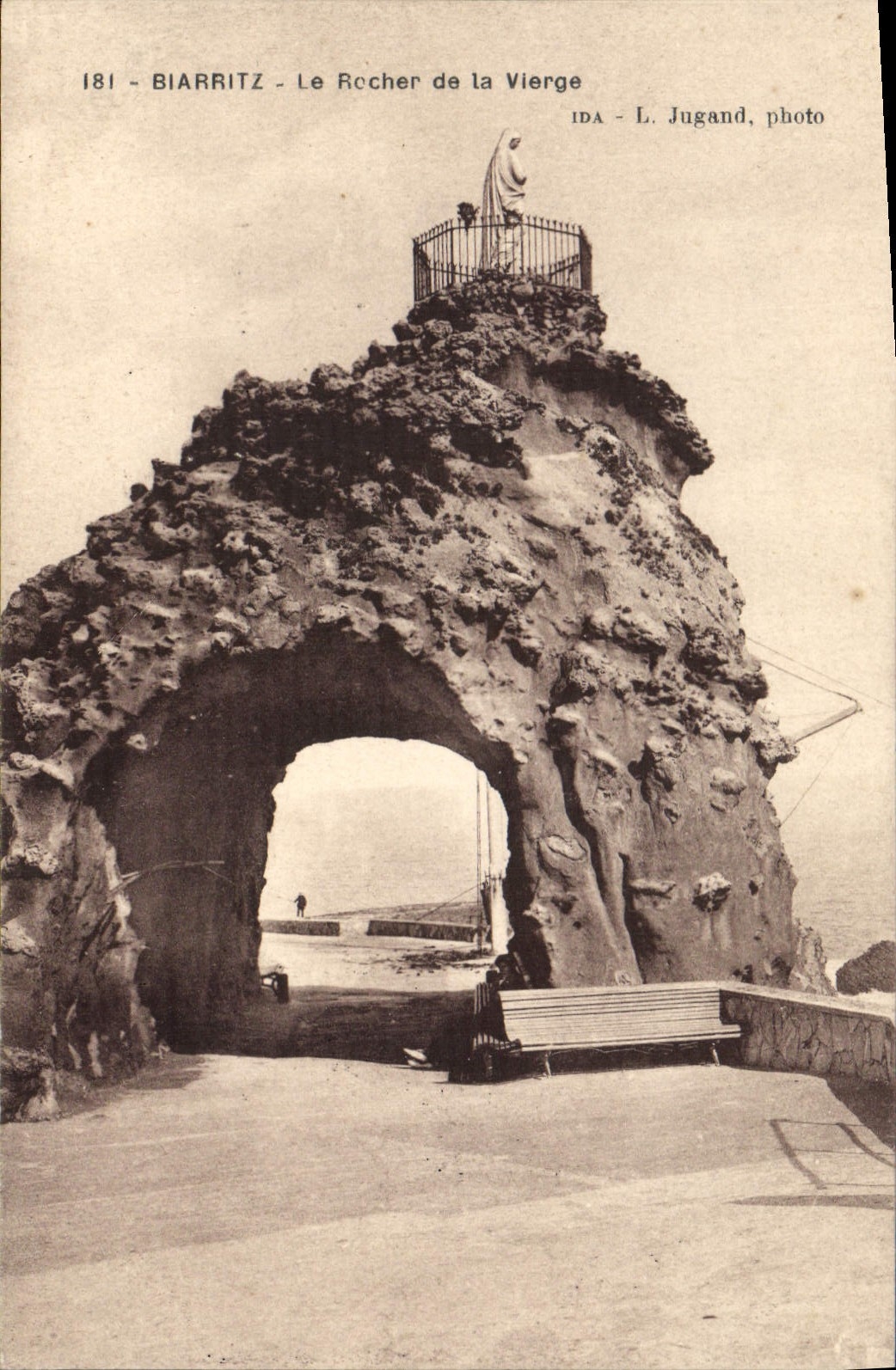 CPA Biarritz Le Rocher de la Vierge 