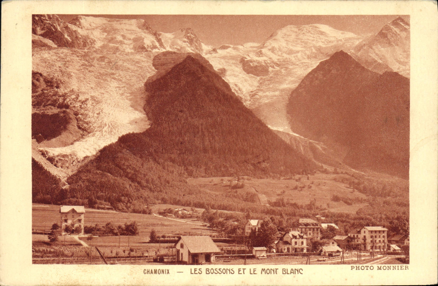 CPA Chamonix Les Bossons et le Mont Blanc 
