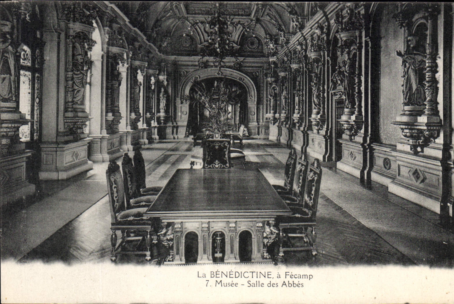 CPA La Benedictine a Fecamp Musee Salle des Abbes