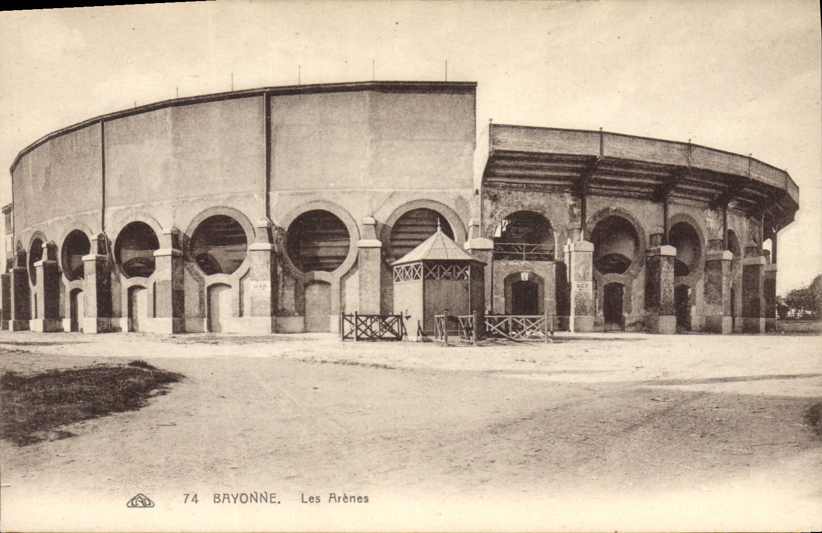 CPA Bayonne Les Arenes 