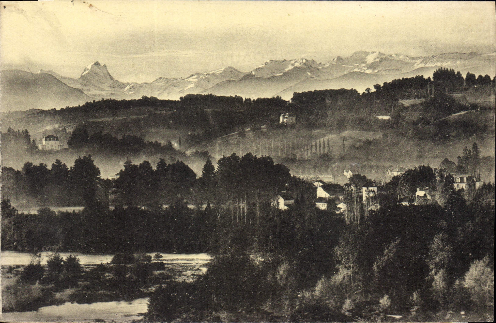 CPA Pau La Chaine des Pyrenees 