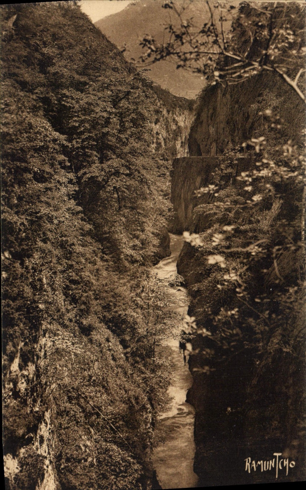 CPA Vallee d'Ossau Le gouffre de Hourat