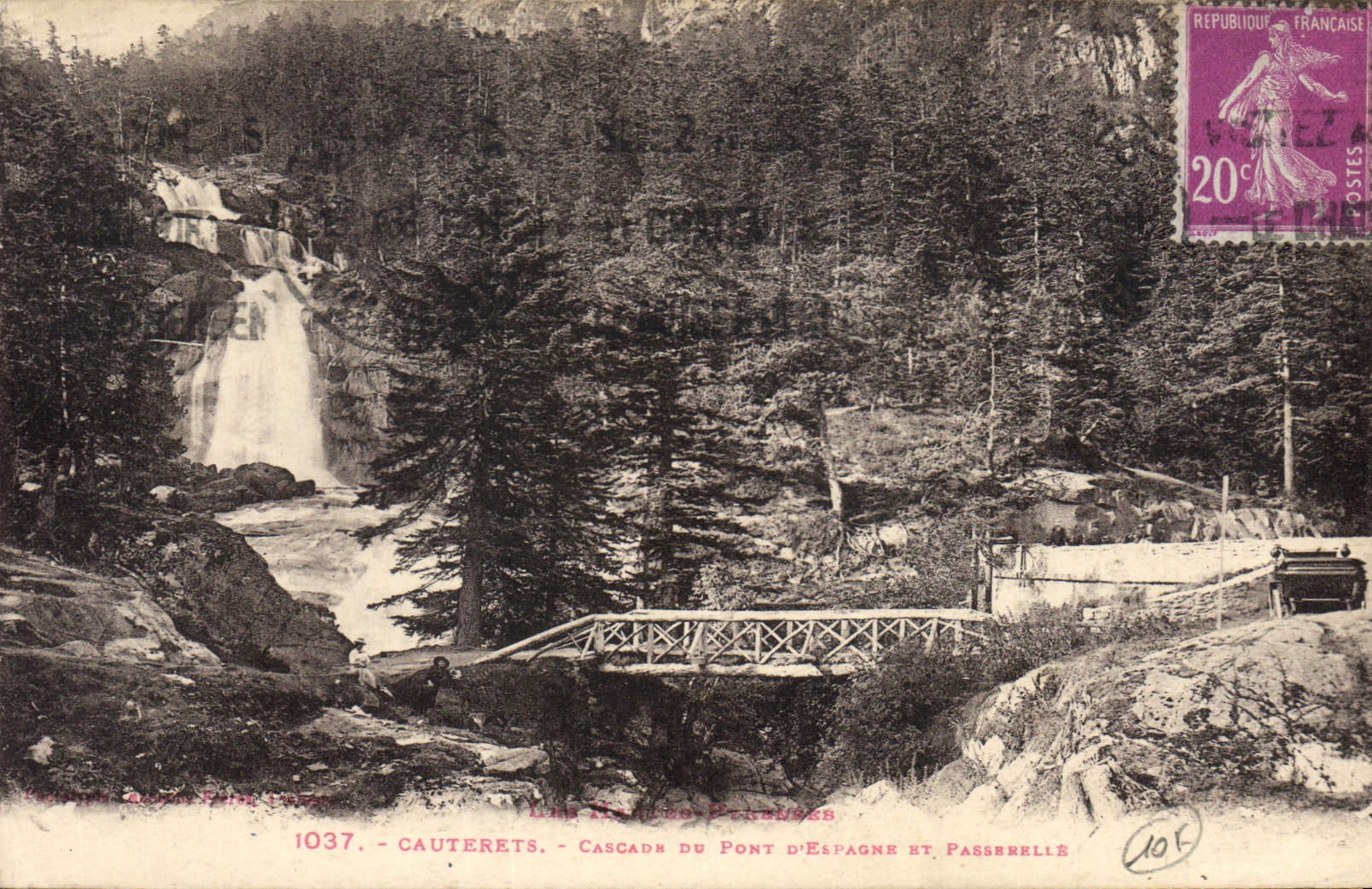 CPA Cauterets Cascade du Pont d'Espagne et passerelle