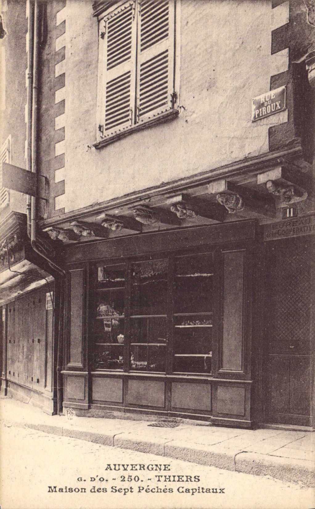 CPA Auvergne Thiers Maison des Sept Peches Capitaux Rue de Piroux