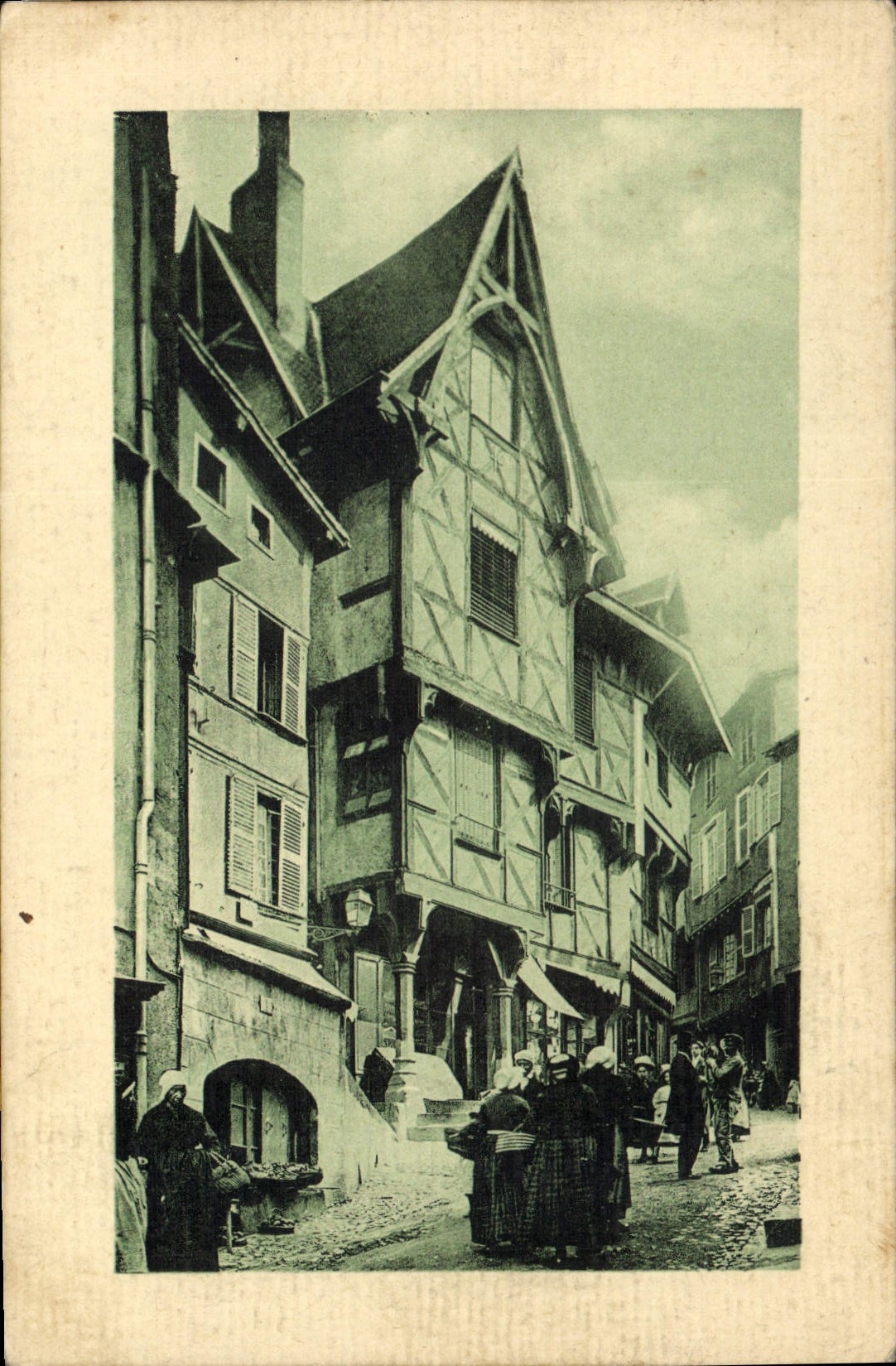 CPA Thiers Chateau du Piroux 