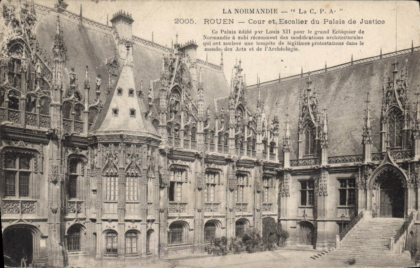 CPA Rouen Cour et Escalier du Palais de Justice 