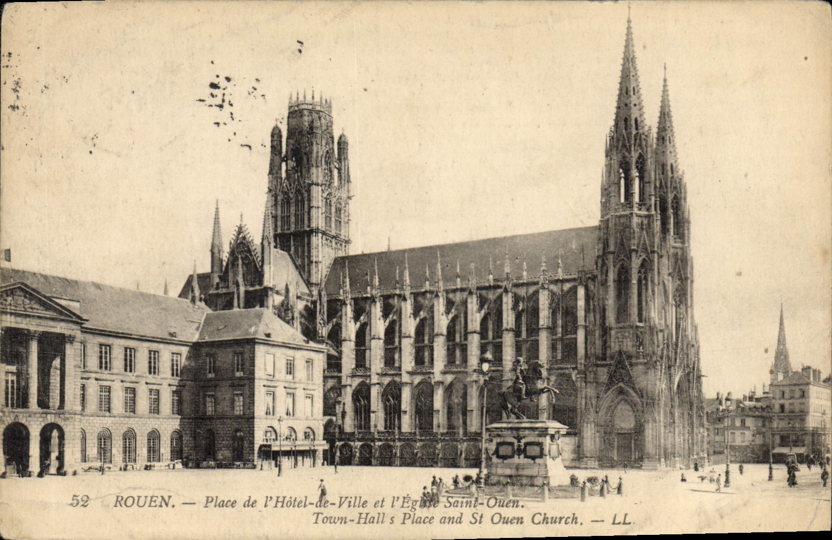 CPA Rouen Place de l'Hotel de Ville et l'Eglise Saint Ouen 