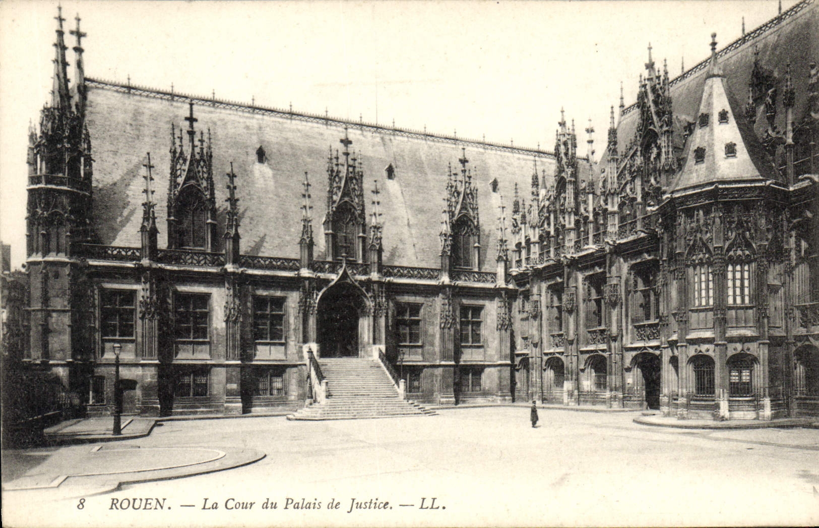 CPA Rouen La Cour du Palais de Justice 