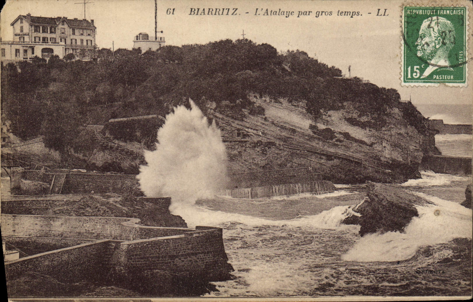 CPA Biarritz L'Atalaye par gros temps 