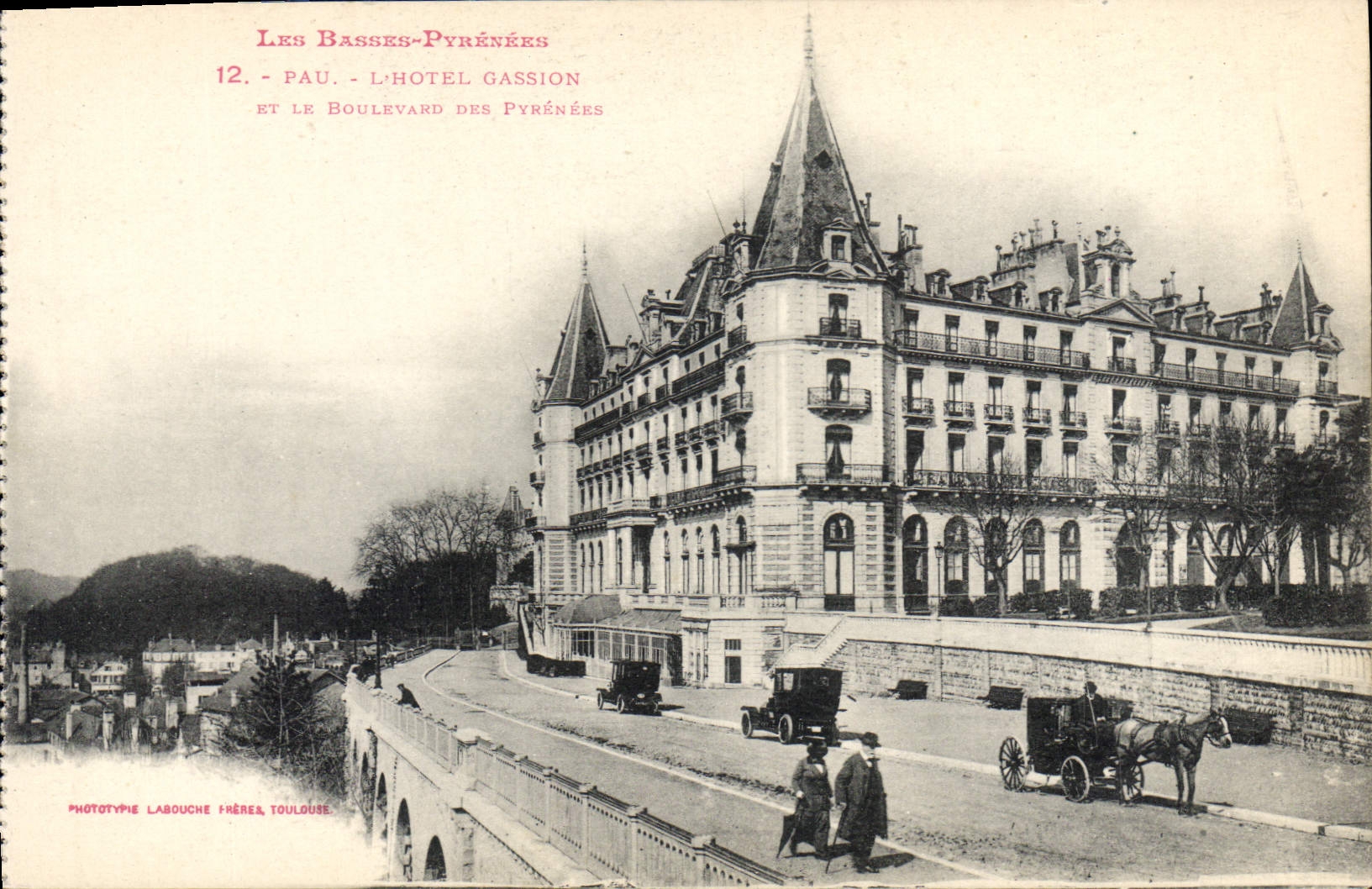 CPA Pau L'Hotel Gassion et le boulevard Gassion