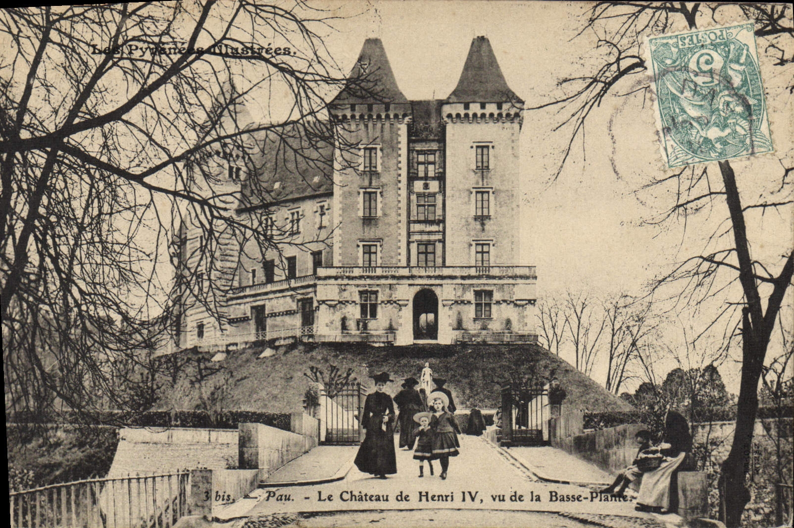 CPA Pau Le Chateau de Henri IV vu de la Basse Plante