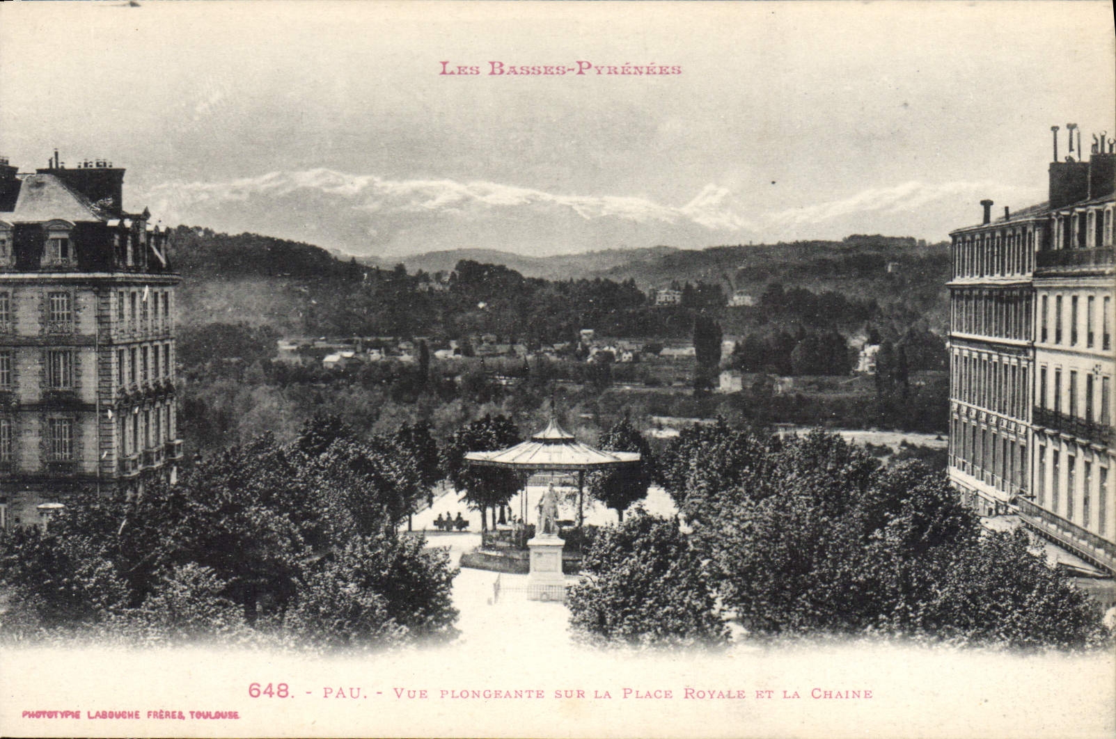 CPA Pau Vue Plongeante sur la Place Royale et la Chaine 