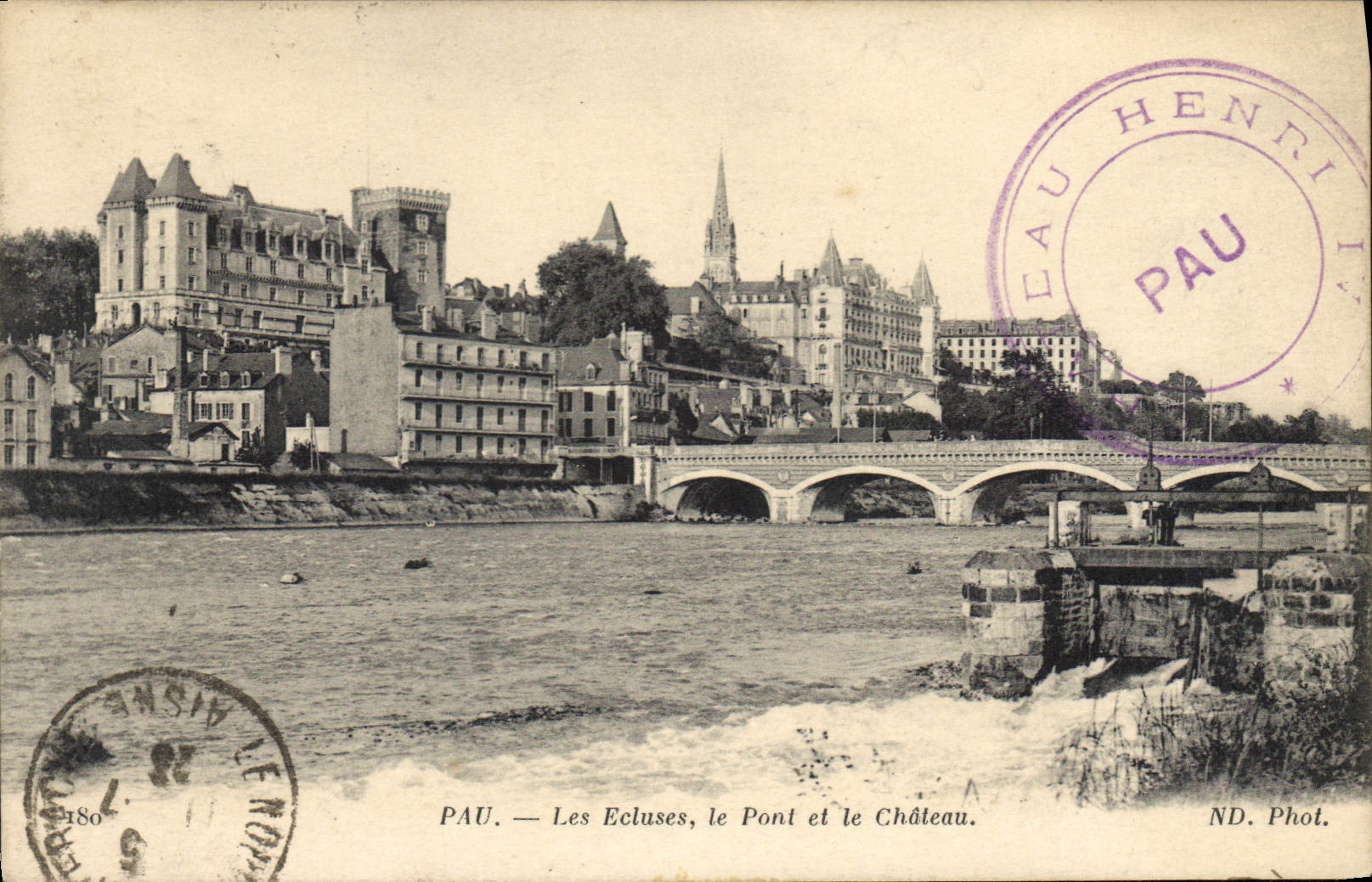 CPA Pau Les Eclusees le Pont et le Chateau 