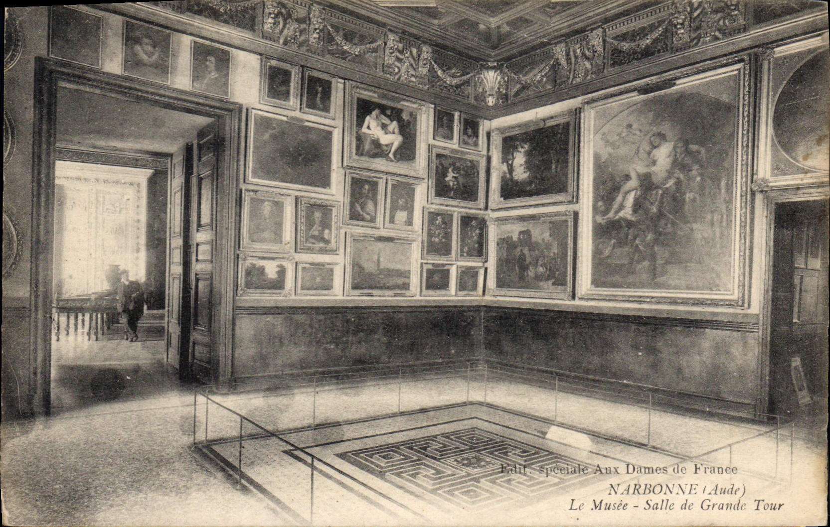CPA Narbonne Le Musee Salle de Grande Tour