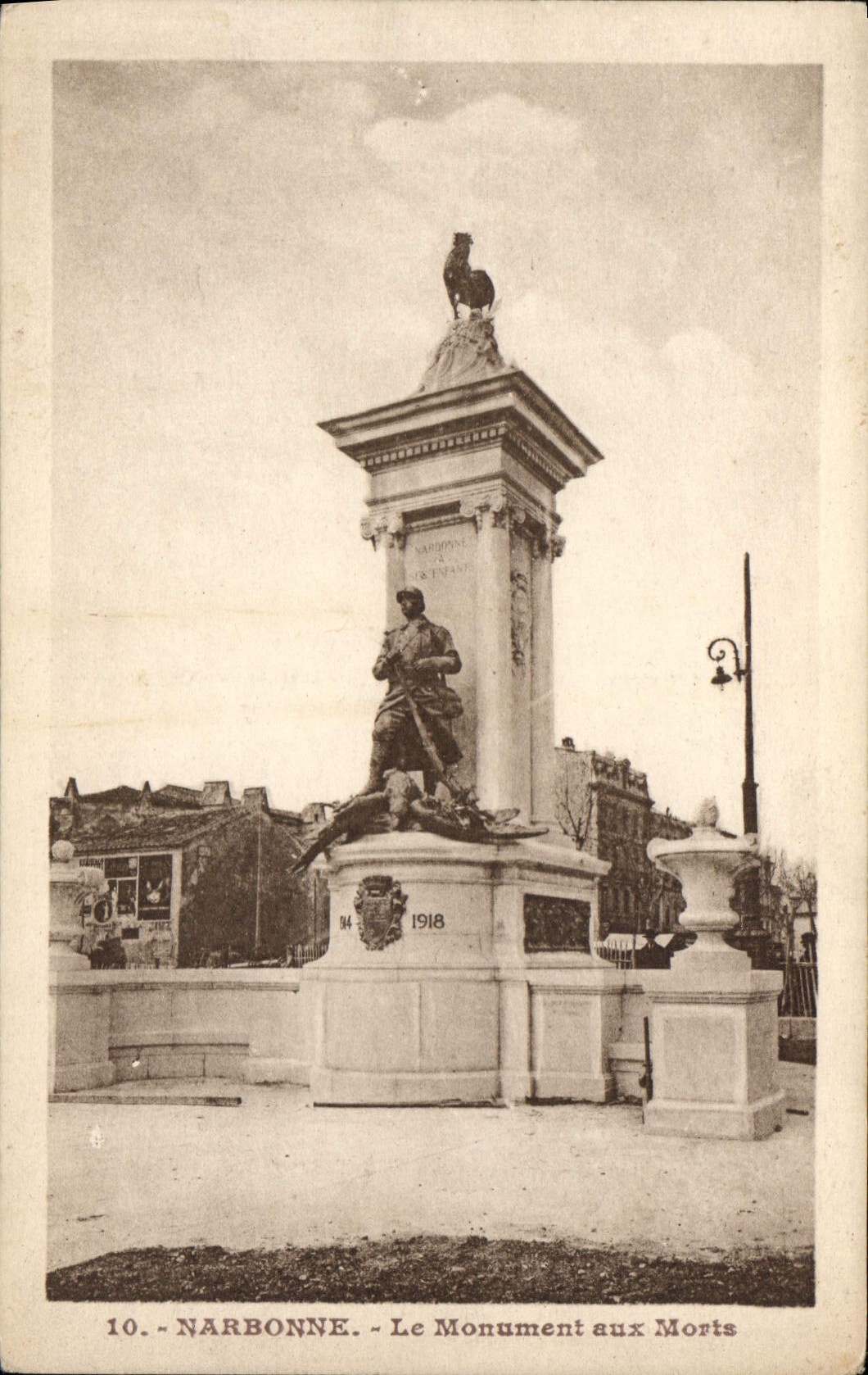 CPA Narbonne Le MOnument aux Morts 