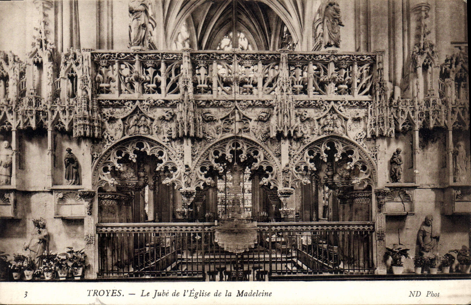CPA Troyes La Jube de l'Eglise de la Madelaine