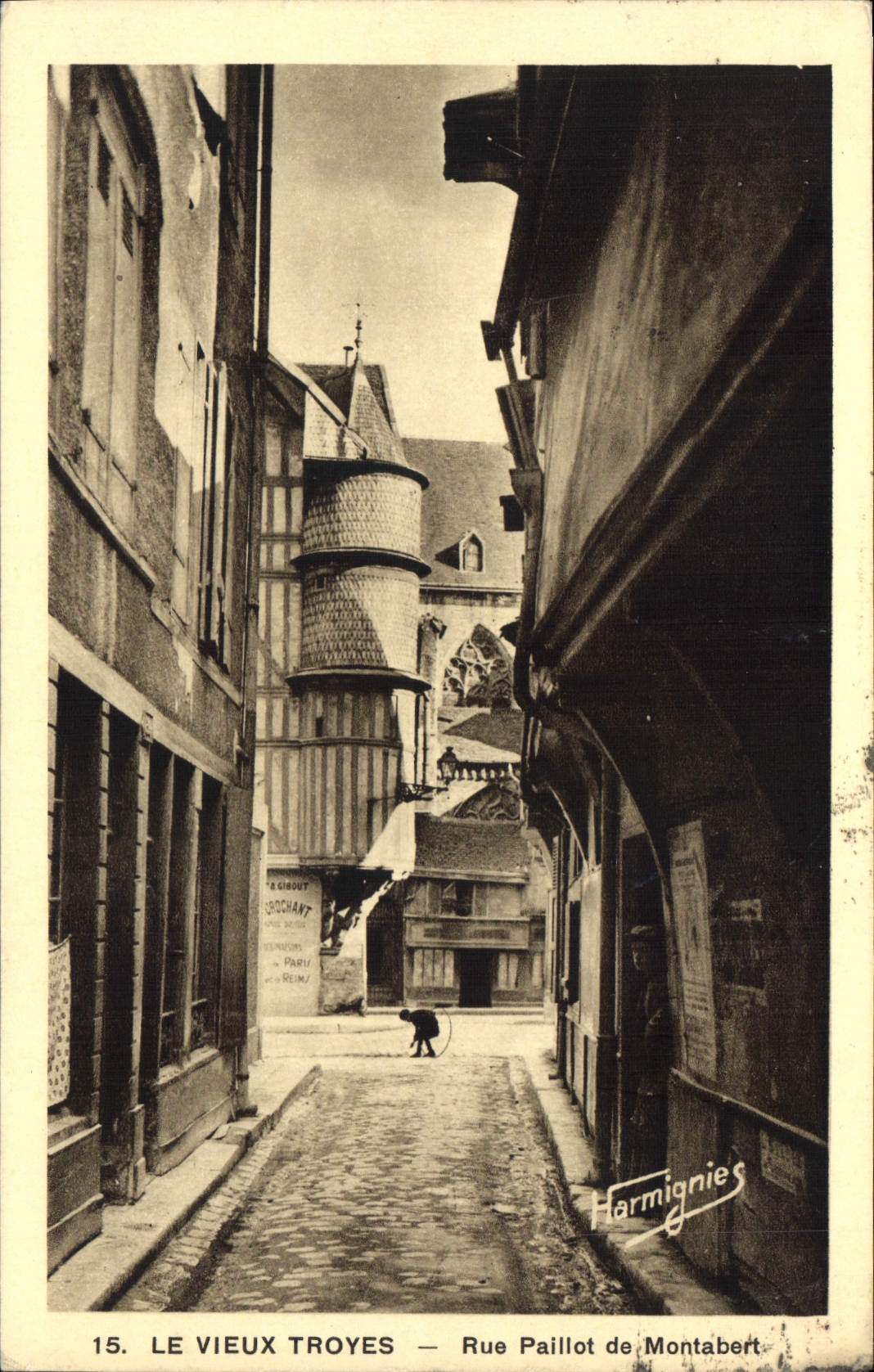 CPA Le Vieux Troyes Rue Paillot de Montabert