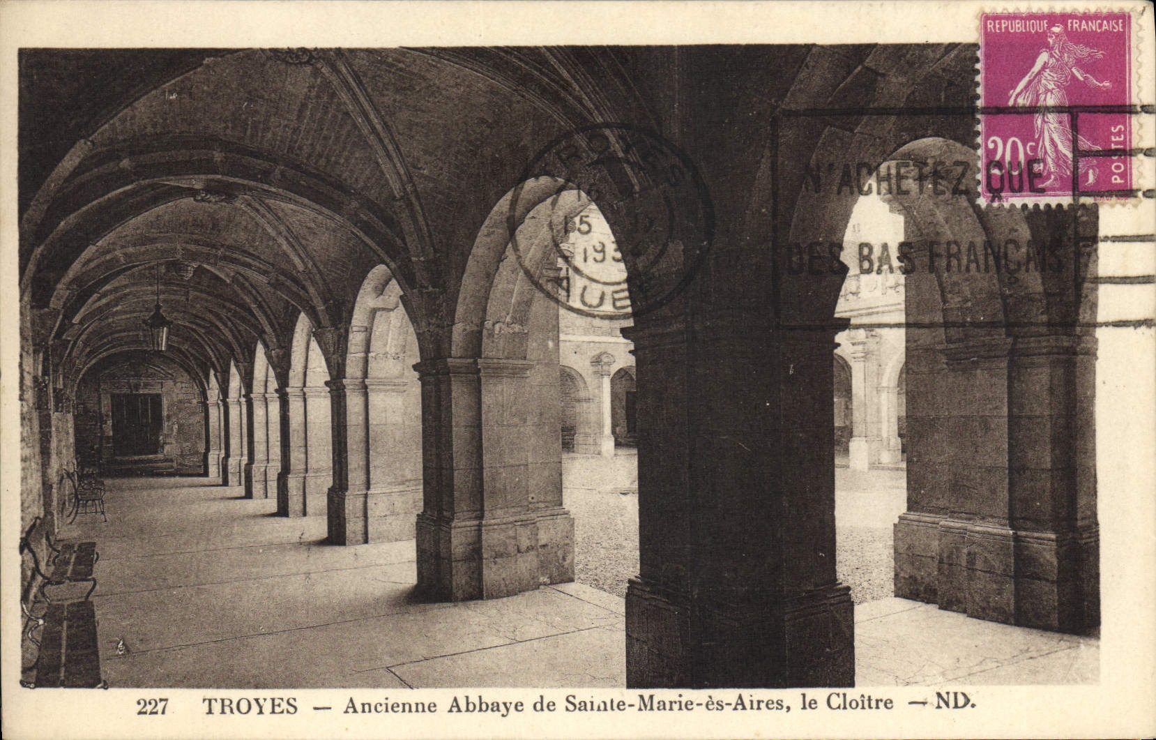 CPA Troyes Ancienne Abbaye de Sainte Marie es Aires le Cloitre