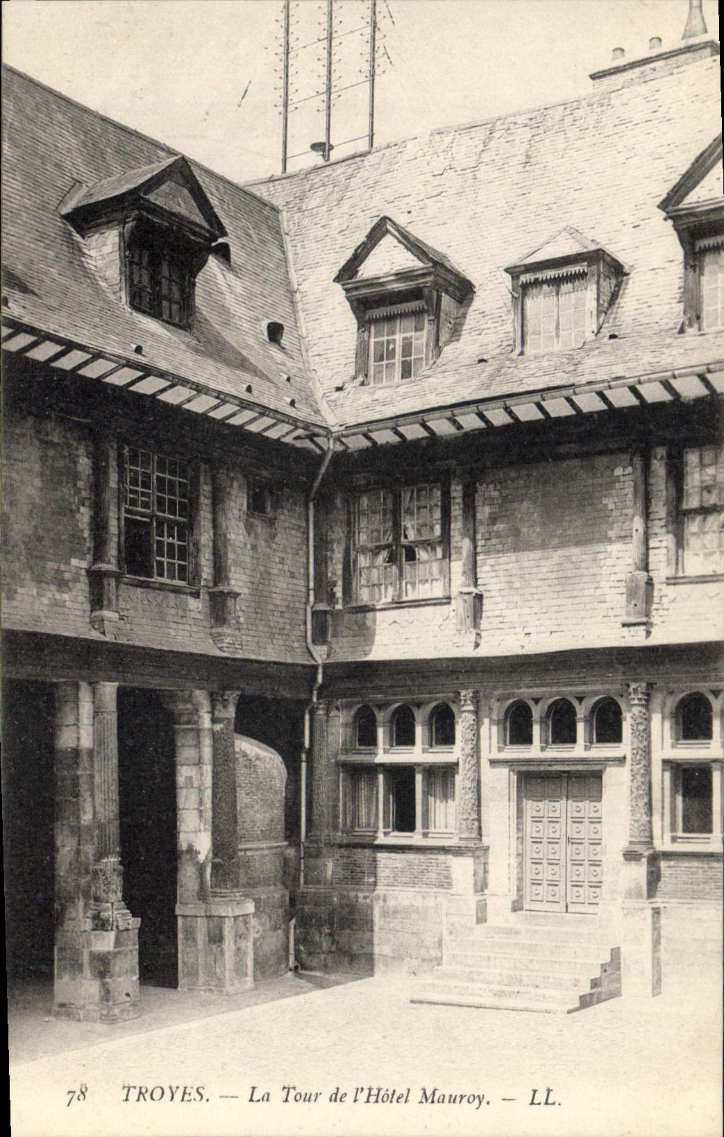 CPA Troyes La Tour d'Hotel Mauroy 