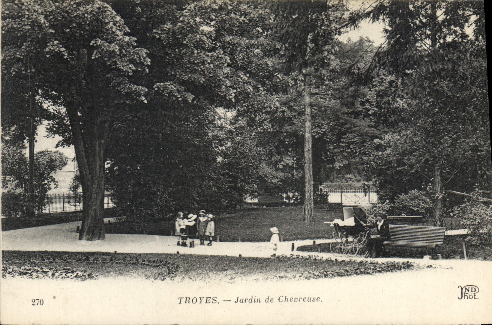 CPA Troyes Jardin de Chevreuse 